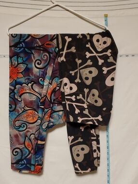 Lula Roe Leggings Bundle 2 Beige Skull  Crossbones Paisley T/C Autumn Artsy